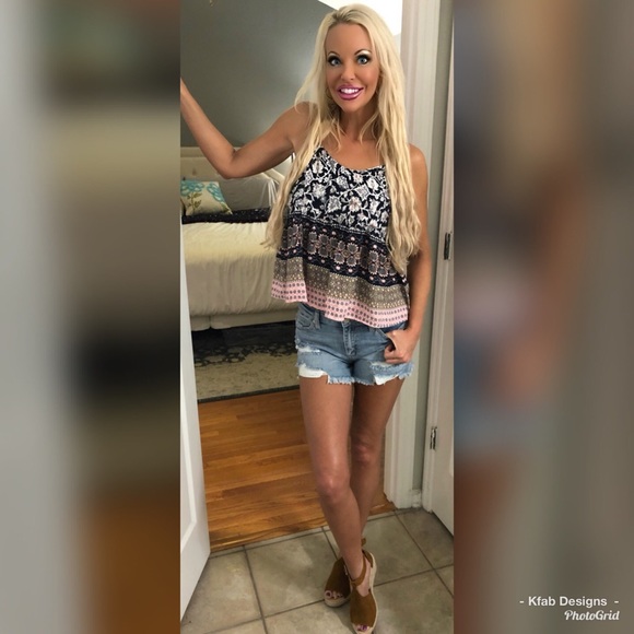 LAST 2! 🥰 Adorable Babydoll Tie Back Top! - Picture 3 of 3